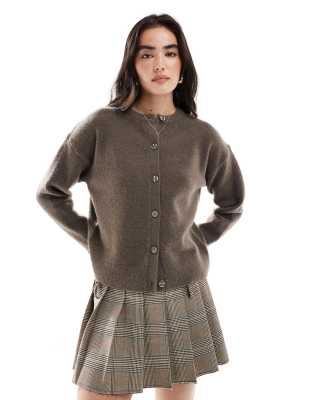 New Look - Strickjacke in Beige mit Rundhalsausschnitt und Knopfleiste-Neutral