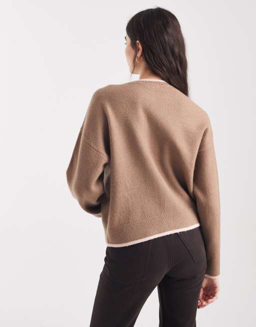 New Look – Strickjacke in Braun mit Rundhalsausschnitt und Kontraststreifen, 3 von 4
