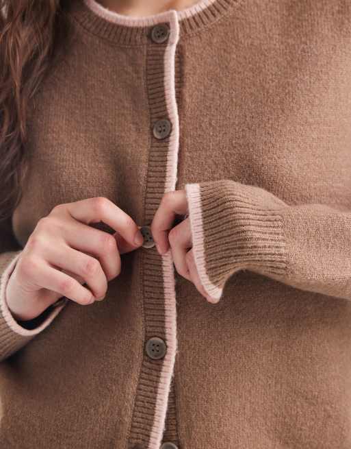 New Look – Strickjacke in Braun mit Rundhalsausschnitt und Kontraststreifen, 4 von 4
