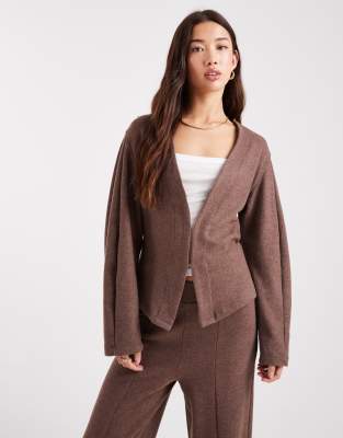 New Look - Strickjacke in Braun mit V-Ausschnitt, Kombiteil-Brown