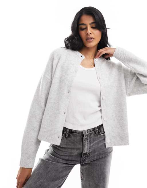 New Look – Strickjacke in Hellgrau mit Rundhalsausschnitt und Knopfleiste