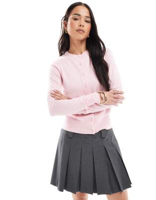 New Look - Strickjacke in Rosa mit Rundhalsausschnitt
