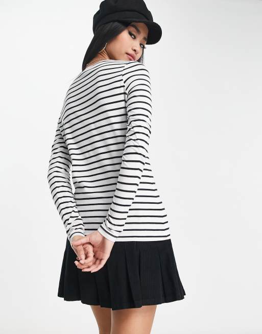New Look striped long sleeved crew neck top in black and white, 4 of 4
