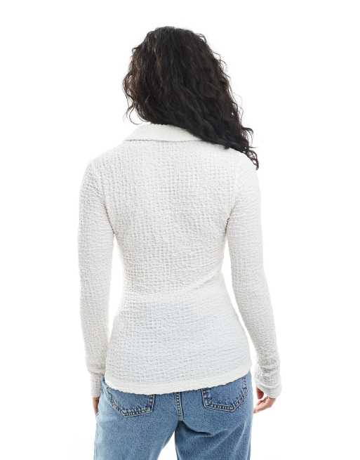New Look – Strukturiertes Oberteil in Cremeweiß mit durchgehender Knopfleiste, 2 von 4