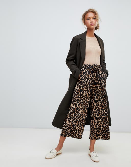 New Look — Stumpede bukser i leopardprint med bindebånd i taljen
