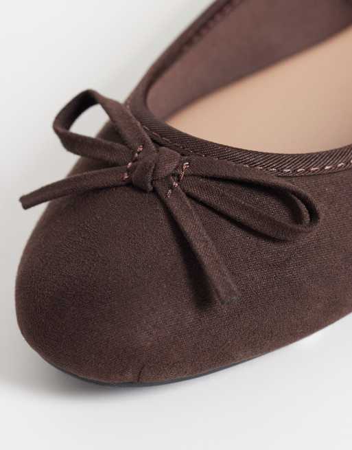 New Look suedette ballet flat in chocolate brown, 3 of 5