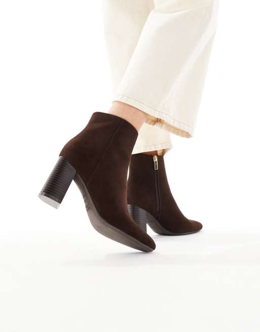 New Look suedette block heeled boot in brown