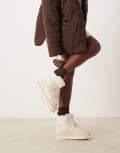 [New Look] New Look suedette snow boots in cream-White 38 CREAM