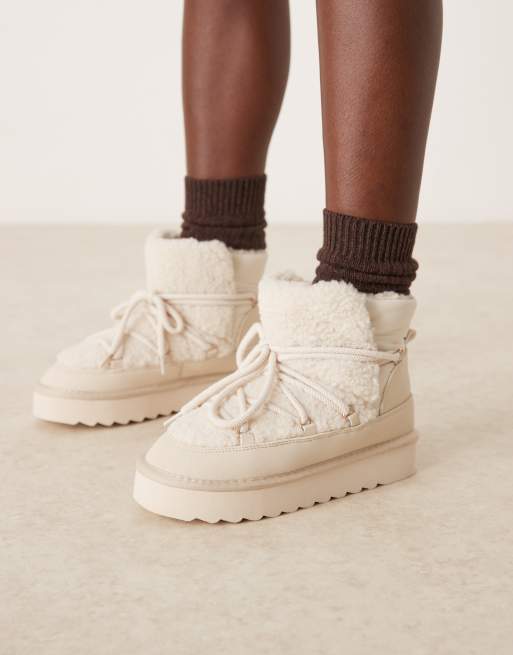 New Look suedette snow boots in cream