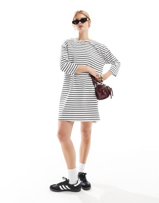 New Look – Sukienka mini z rękawami 3/4 i wzorem w czarne paski