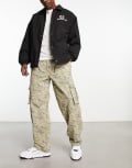 [New Look] New Look summit panelled cargo pants in camo-Green W32 L32 Green pattern