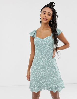 New Look sundress with bust cup in ditsy floral print | ASOS