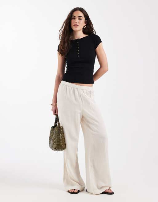 New Look – Svart crop top med korta ärmar och knäppning, 2 av 4