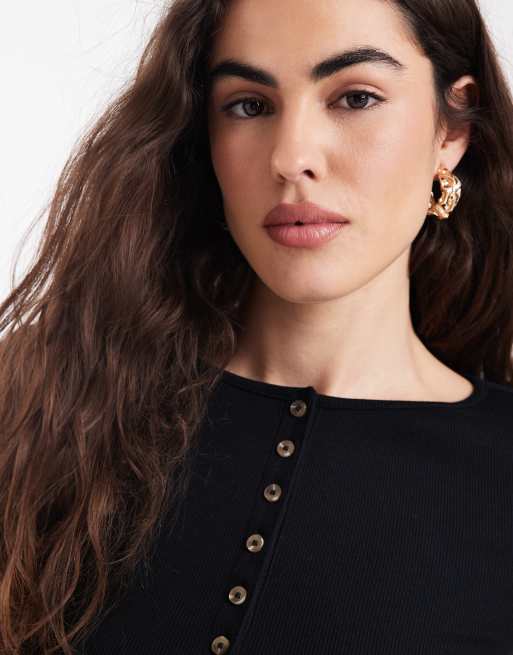 New Look – Svart crop top med korta ärmar och knäppning, 3 av 4