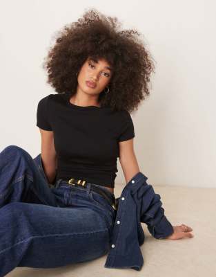 New Look – Svart, kort t-shirt - view 1