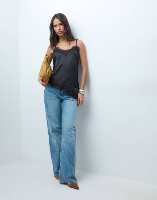 New Look – Svart, lång, asymmetrisk topp i satin med spetskant, 2 av 4
