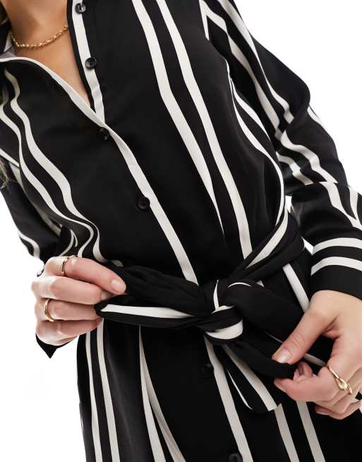 New Look – Svart och vit, randig skjortklänning i midilängd, 2 av 4