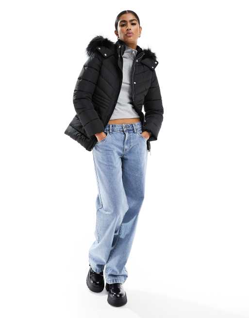 New Look – Svart pufferjacka med fuskpälshuva, 4 av 4