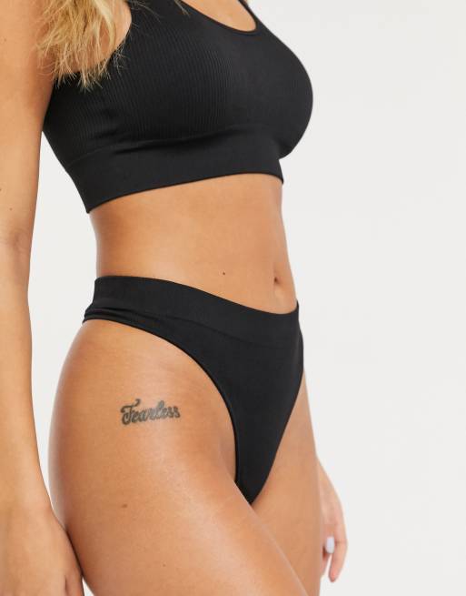 New Look – Svart seamless stringtrosa i ribbat tyg
