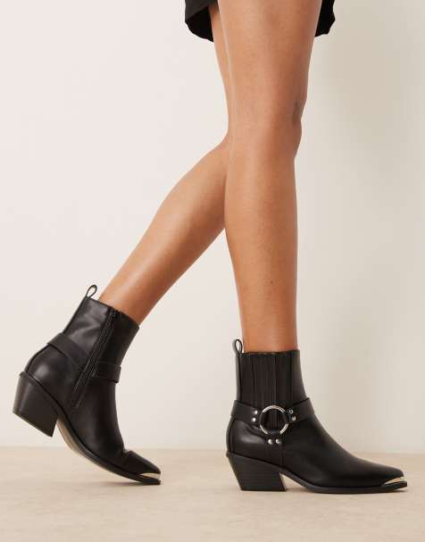 New Look – Svarta, ankelhöga cowboyboots med spänne - view 1