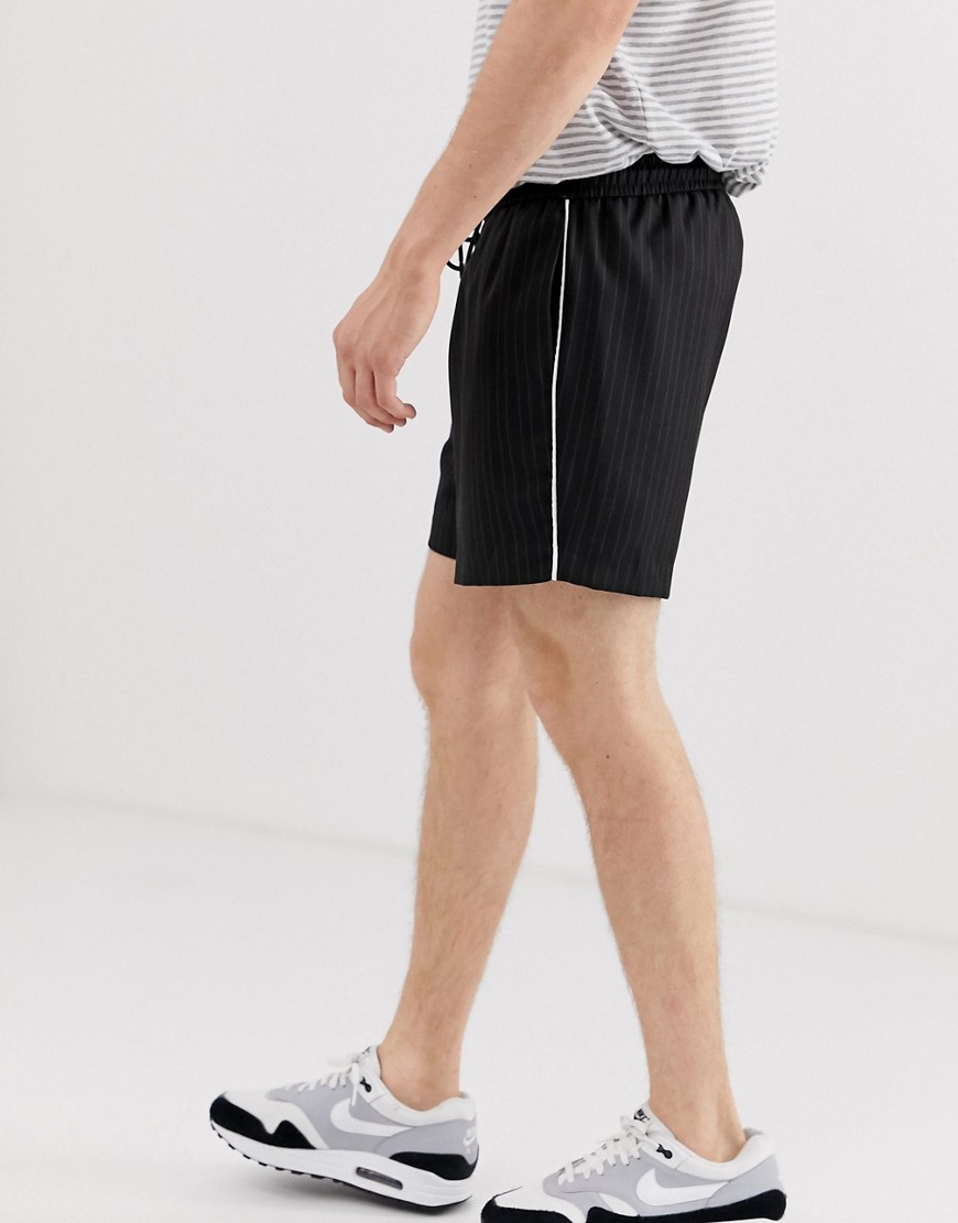 New Look – Svarta kritstrecksrandiga shorts