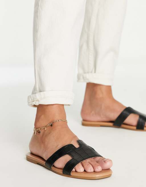 New Look – Svarta krokodilskinnsmönstrade tofflor