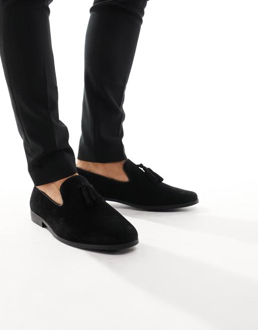 New Look – Svarta loafers i mockaimitation med tofsar