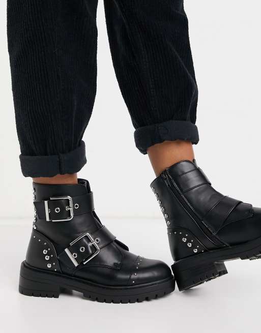 New Look – Svarta platta boots med nitar och spännen, 4 av 4
