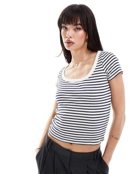 New Look – Svartrandig t-shirt med djup ringning - view 1