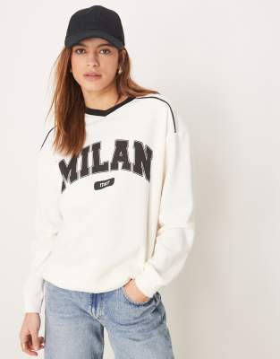 New Look - Sweatshirt-Pullover in Wollweiß mit Milan-Schriftzug