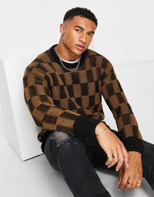 New Look – Sweter o luźnym kroju w brązową szachownicę
