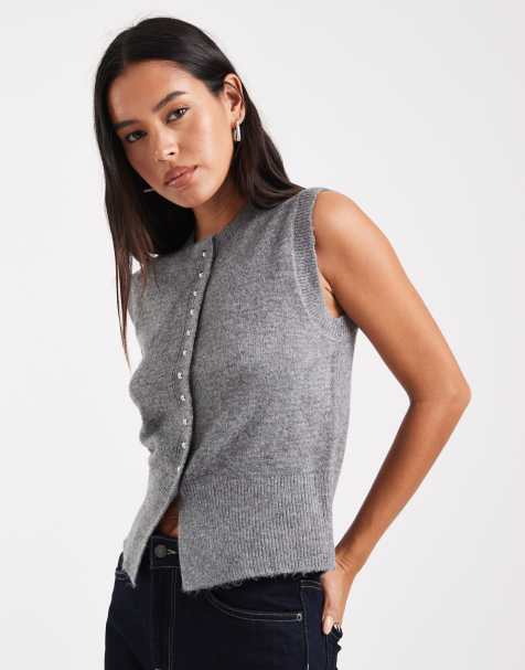New Look button crew neck knitted waistcoat in grey