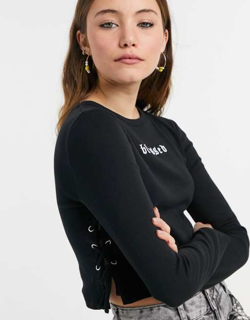New Look - T-shirt a maniche lunghe allacciata sui lati nera con stampa Blessed, 3 di 4