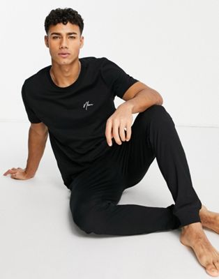 New Look t-shirt and jogger lounge set in black
