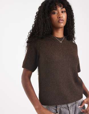 New Look - T-Shirt aus Strickstoff in Braun