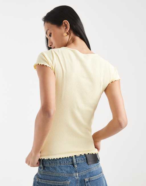 New Look - T-shirt babylock gialla con bordi smerlati, 2 di 4