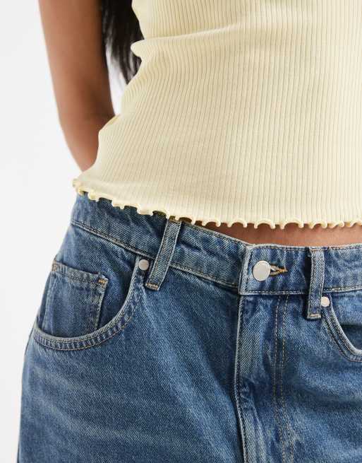 New Look - T-shirt babylock gialla con bordi smerlati, 4 di 4