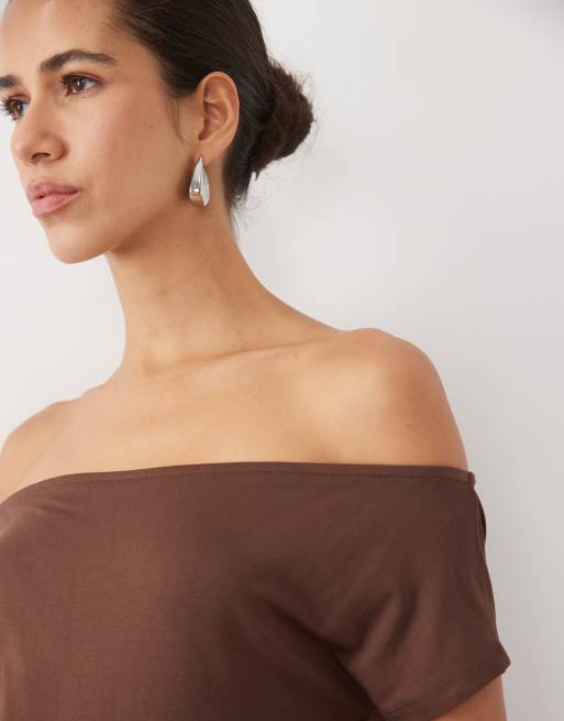 New Look T-shirt con scollo omerale marrone scuro, 3 di 4
