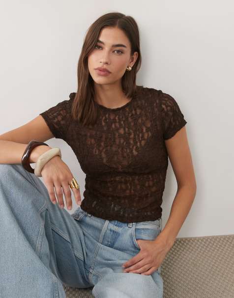 New Look - T-shirt court en dentelle - Marron foncé - view 1
