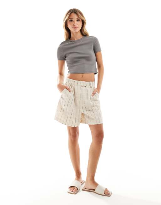 New Look - T-shirt effet rétréci - Gris foncé 