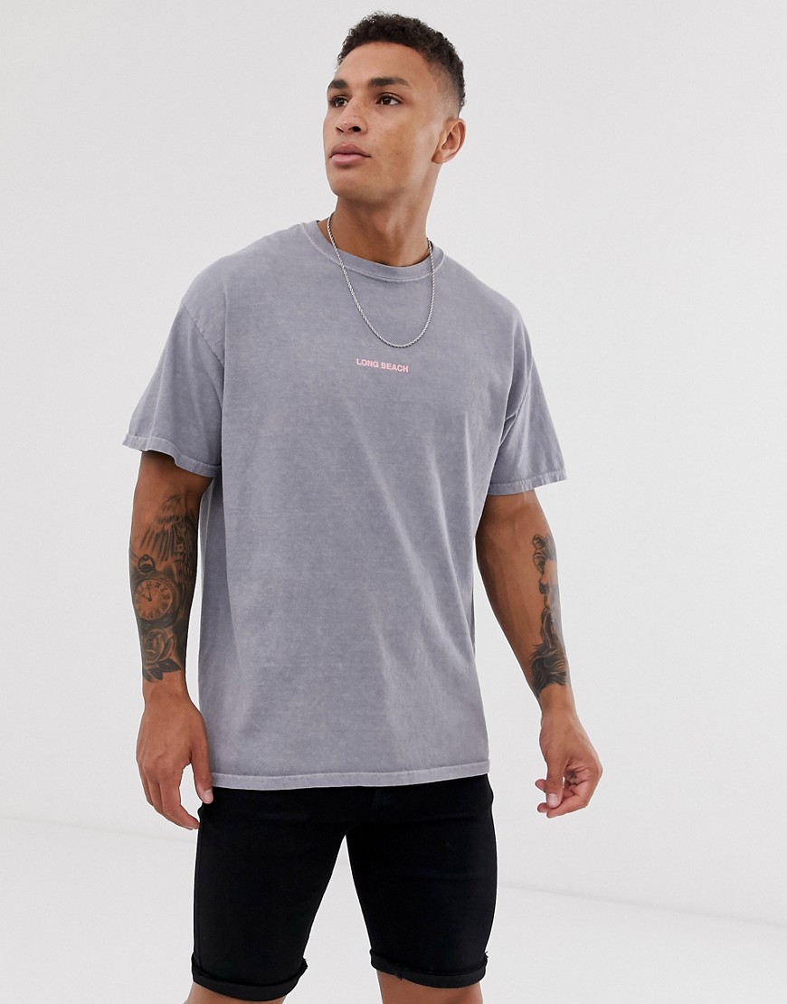 New Look - T-shirt grigia con scritta Long Beacah-Grigio