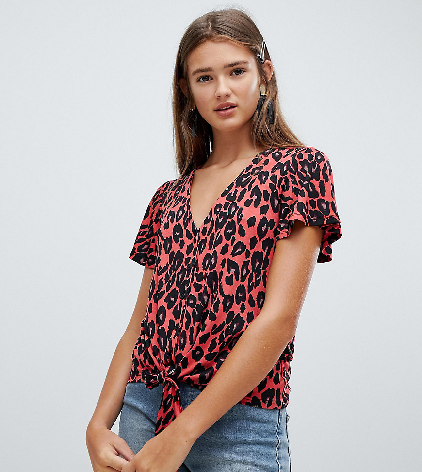 New Look t-shirt med bindebånd foran i leopardprint-Rød