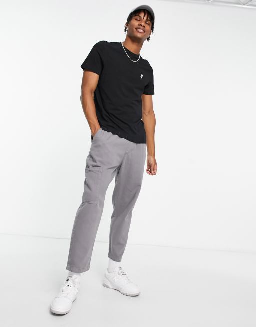 New Look - T-shirt met geborduurde roos in zwart, 4 van 4