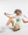 Thumbnail 1 van 4