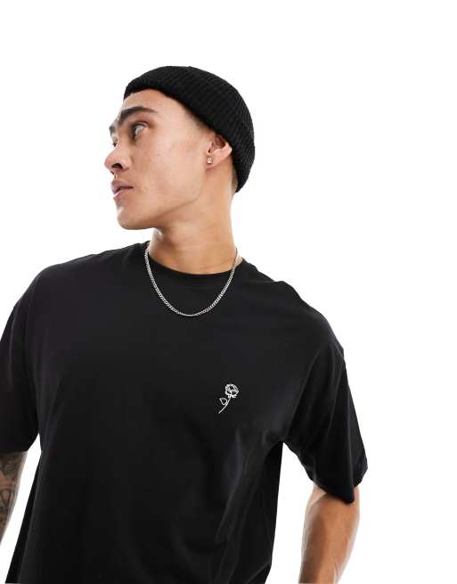New Look – T-Shirt mit Rosenstickerei in Schwarz
