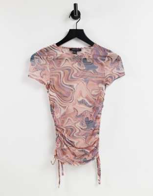 New Look – T-Shirt mit seitlicher Raffung und Marmormuster in Braun