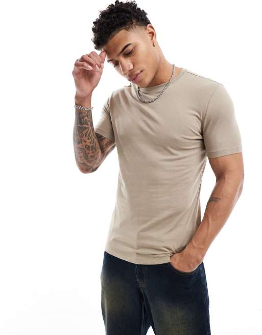 New Look – T-shirt o kroju podkreślającym sylwetkę w kolorze ciemnym khaki 