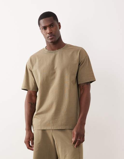 New Look – Zestaw w kolorze khaki z efektem sprania: T-shirt i szorty, 3 z 3