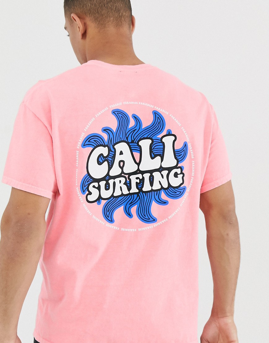 New Look - T-shirt rosa con scritta Cali Surfing sul davanti e sul retro