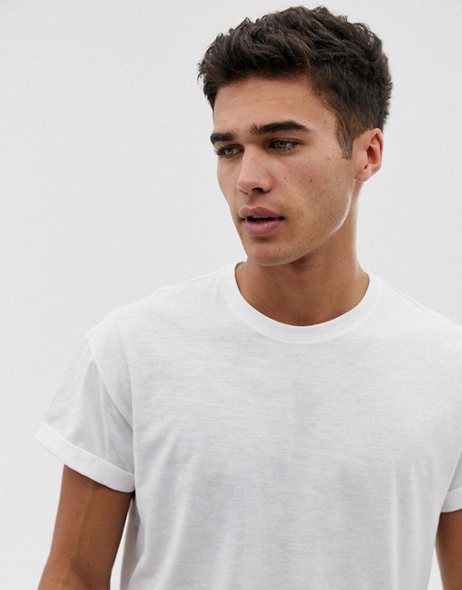 New Look t-shirt with roll sleeves in white | ASOS